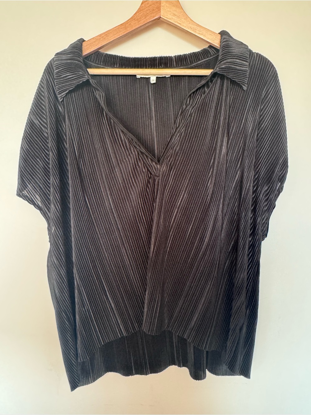 Striped Pleated V-Neck Collared Short Sleeve Top - Black